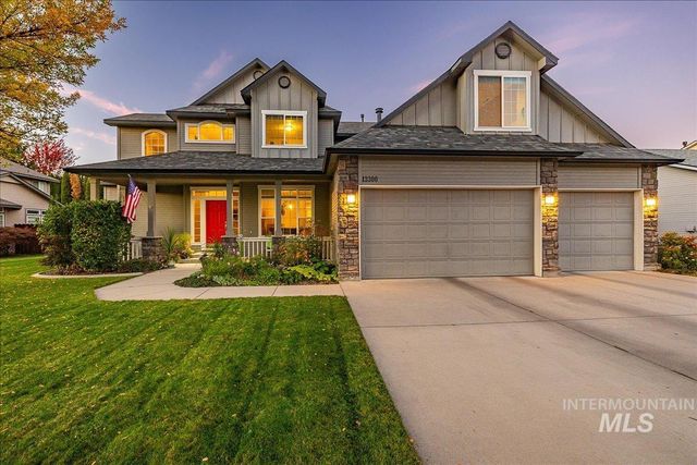 $925,000 | 13300 West Tapatio Drive | Centennial