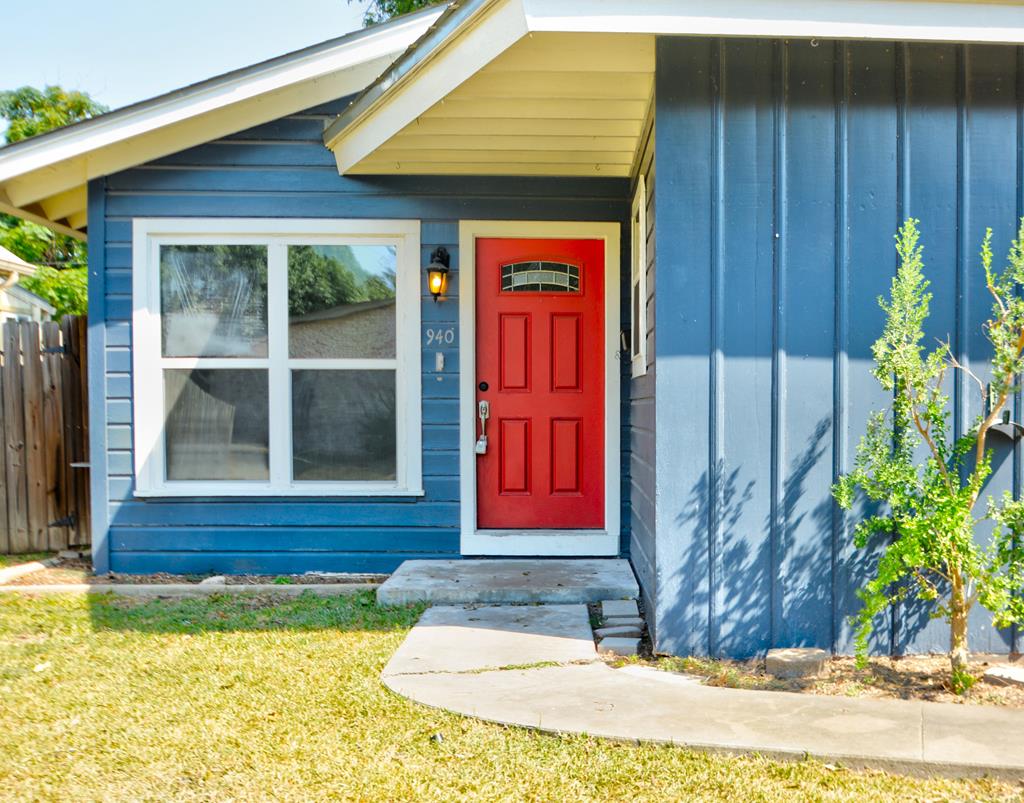 a view of entrance front of house