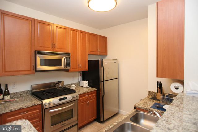 $2,925 | 1111 25th Street Northwest, Unit 909 | West End