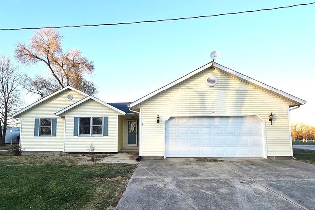 $139,900 | 1129 East 1650 Avenue | Vandalia Township - Fayette County