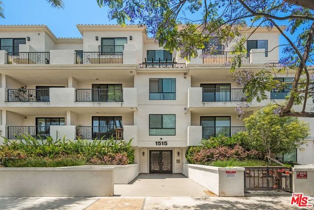 $1,059,000 | 1515 South Holt Avenue, Unit 304 | Beverlywood