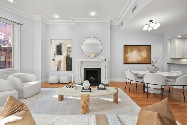 $1,599,900 | 195 Beacon Street, Unit 2 | Back Bay