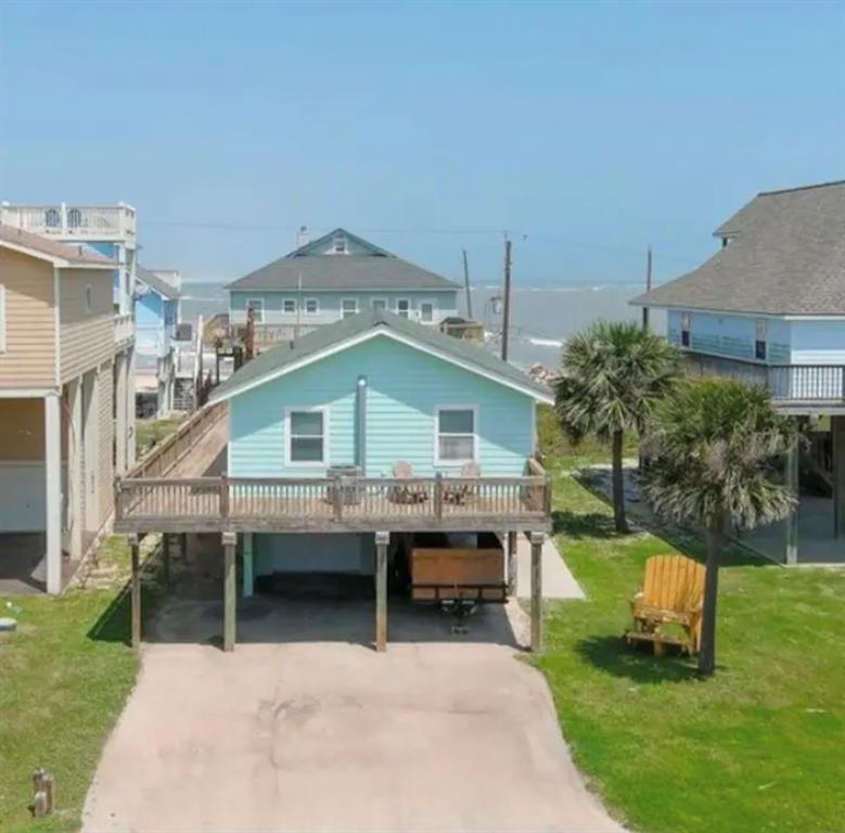 a view of house and outdoor space