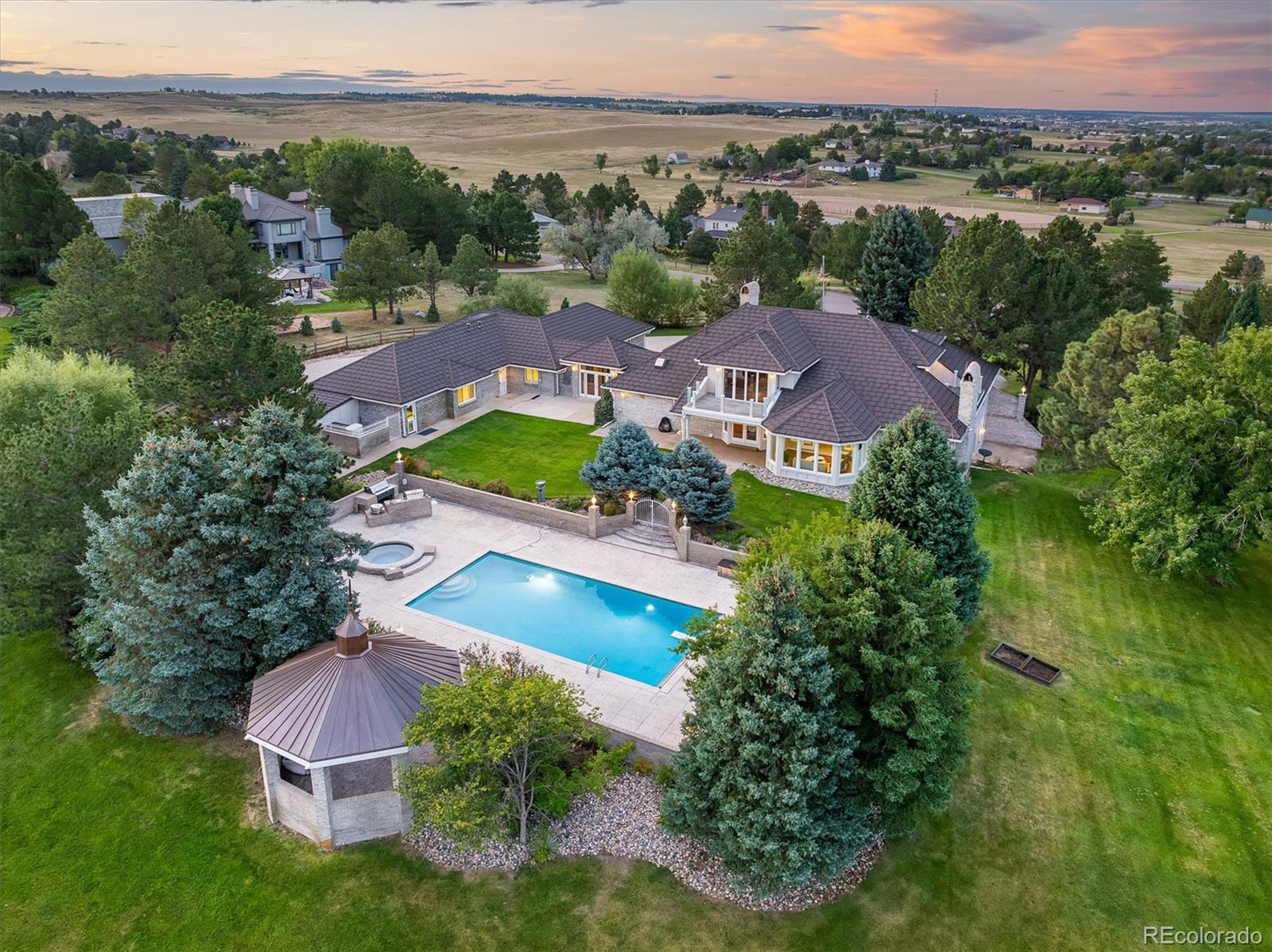 an aerial view of multiple house