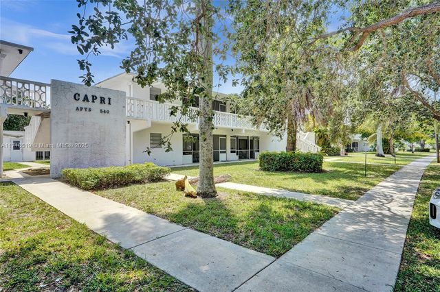 $179,900 | 540 South Luna Court, Unit 7 | Hollywood Hills