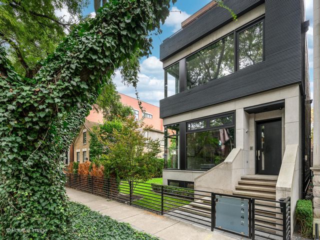 $2,699,900 | 2242 North Wayne Avenue | Lincoln Park