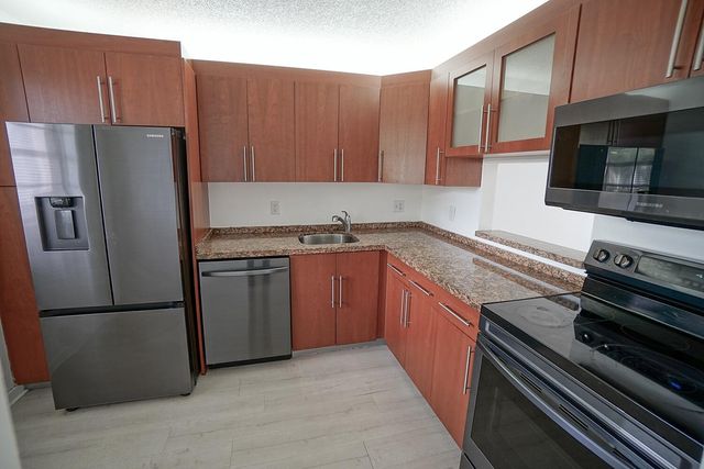 $2,400 | 2828 Casita Way, Unit 214C | Delray Beach