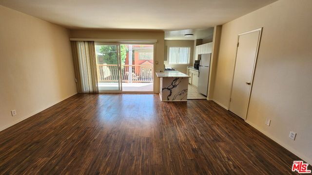 $2,685 | 1001 Hammond Street, Unit 5 | Sunset Strip