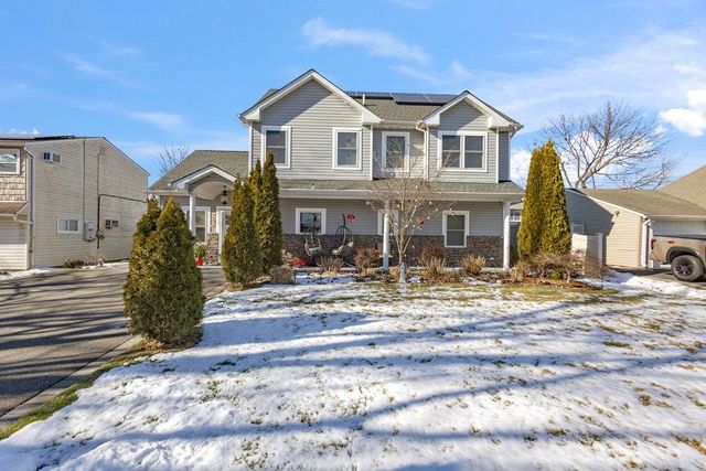 $999,000 | 232 Elm Drive East | Levittown