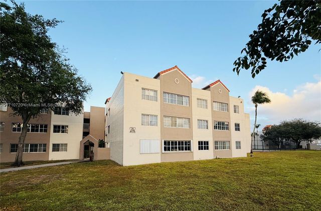 $2,850 | 6175 Northwest 186th Street, Unit 104 | Country Club of Miami