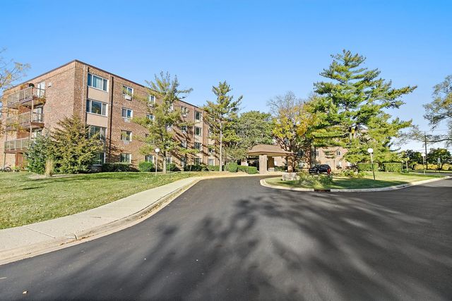 $179,000 | 1500 Robin Circle, Unit 118 | Hoffman Estates