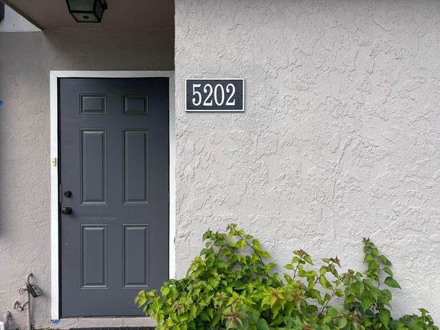 $2,375 | 5202 Bayside Drive, Unit 5202 | Greenacres