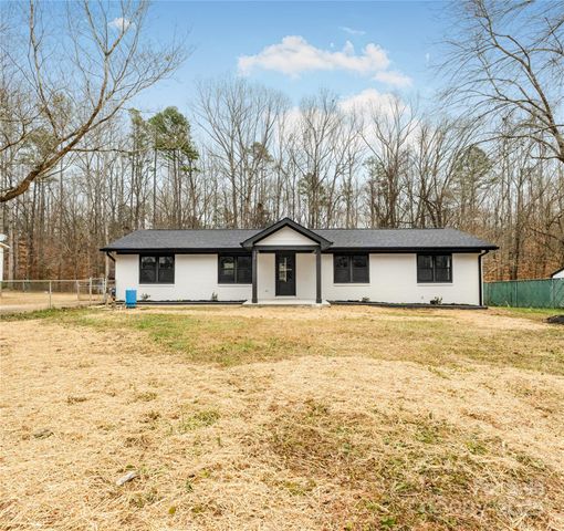 $262,000 | 375 Woodwedge Circle | Salisbury Township - Rowan County