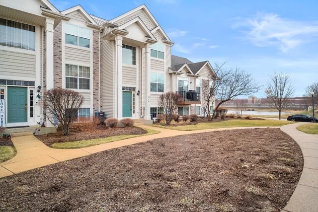 $2,400 | 914 Summit Creek Drive, Unit 914 | Shorewood