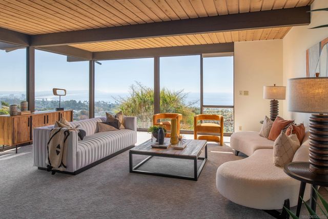 $3,995,000 | 801 La Jolla Rancho Road | Upper Hermosa