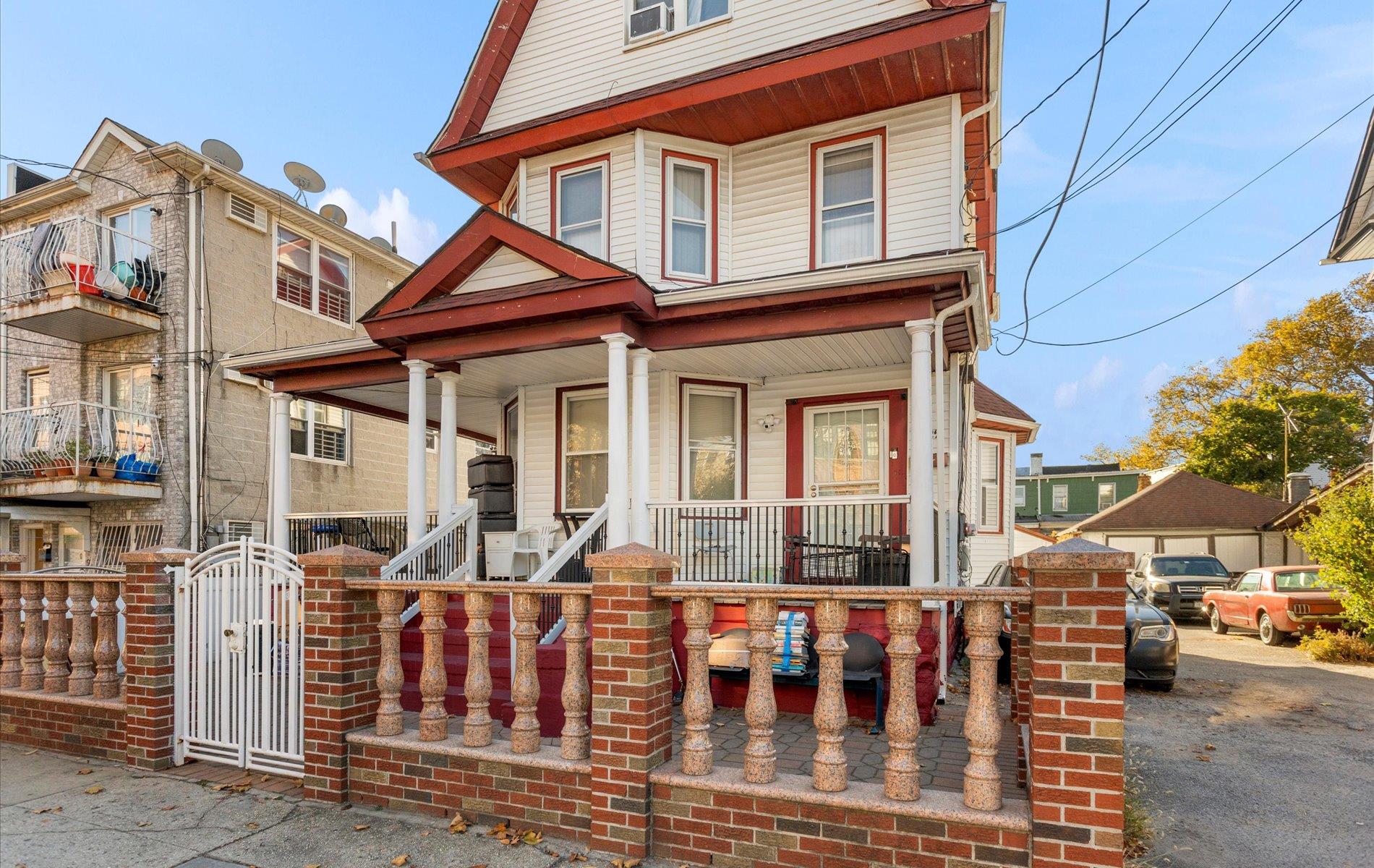 View of front of house featuring a porch