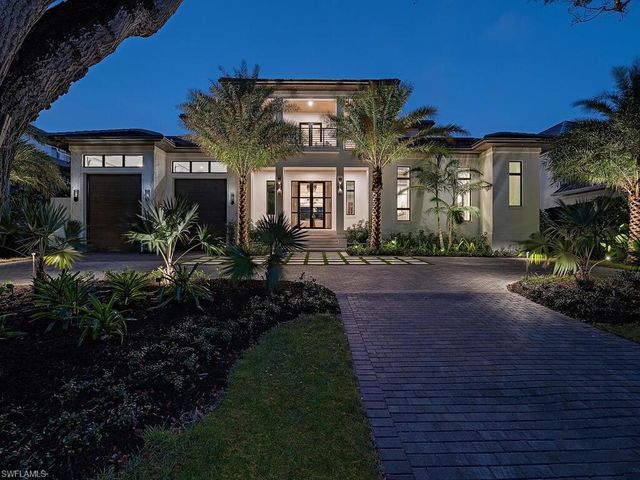 $21,950,000 | 1583 Gordon Drive | Aqualane Shores