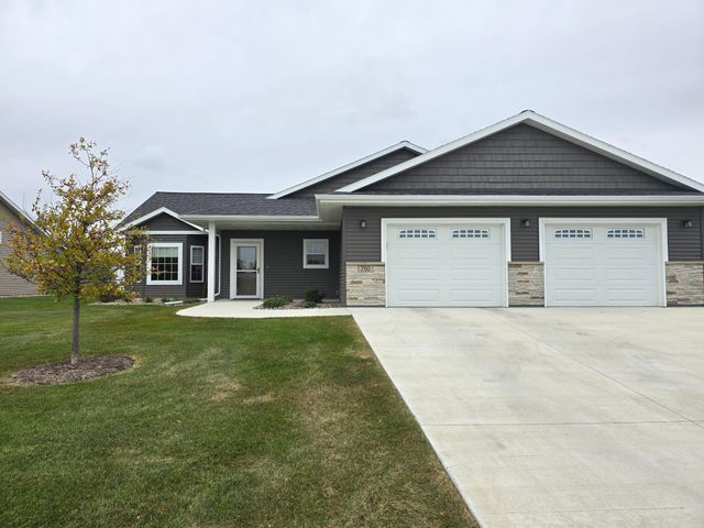 $440,000 | 760 El Dorado Street Southeast | Owatonna