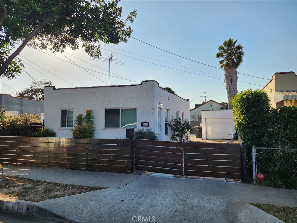 a view of a house in a yard