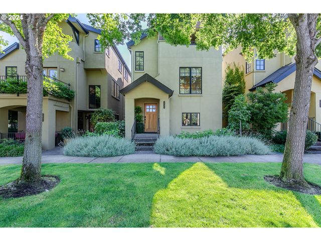 $679,000 | 2985 Lord Byron Place | Northeast Eugene