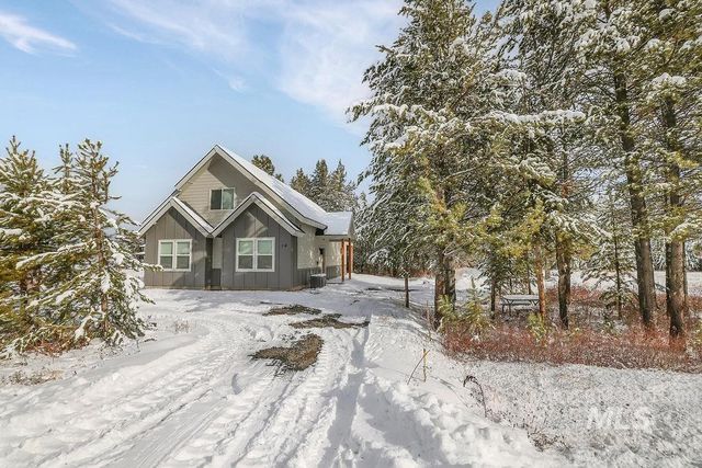 $685,000 | 18 White Fir Loop