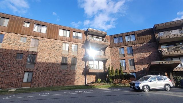 $3,000 | 1008 Paradise Road, Unit 2Q | Swampscott