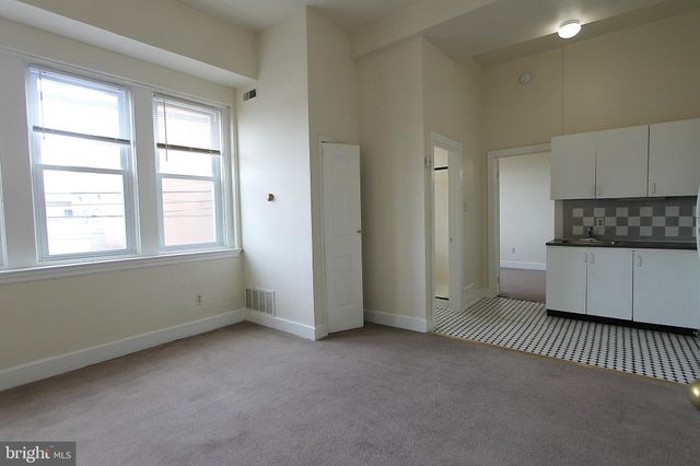 $950 | 100 East Price Street, Unit 1G | Germantown