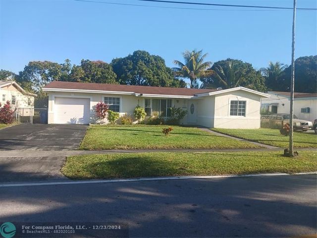 $449,000 | 3321 Northwest 21st Street | Lauderdale Lakes East Gate