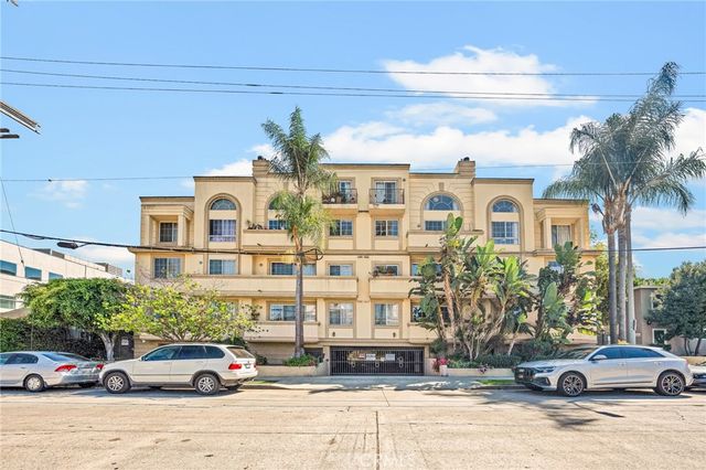 $749,900 | 10824 Bloomfield Street, Unit 108 | Toluca Lake