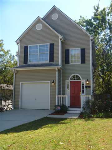 Gorgeous turnkey home close to the highways, grant park, the zoo! Low maintence vinyl siding, large fenced in back yard!