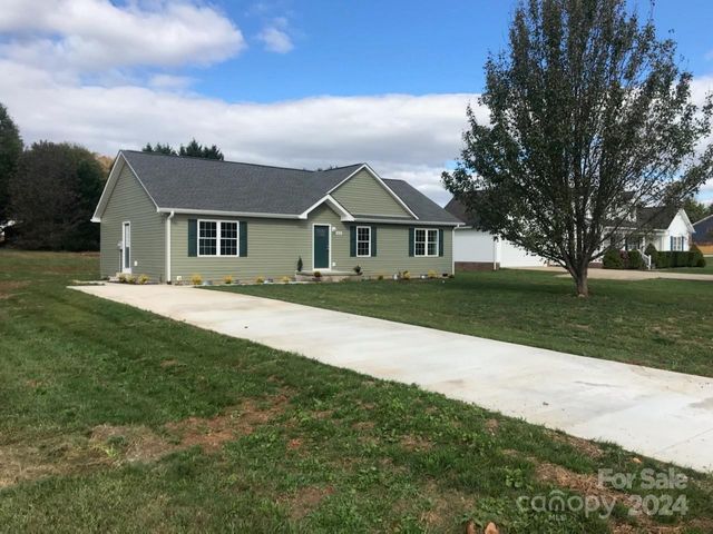 $299,900 | 414 Drumstand Road | Millers Township - Alexander County