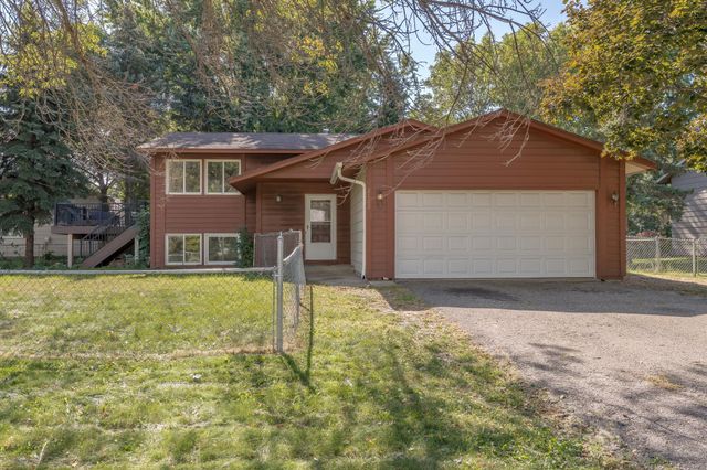 $319,900 | 2122 Heritage Drive | Shakopee