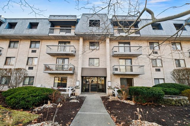 $389,900 | 85 Commons Drive, Unit 412 | Route 20 District