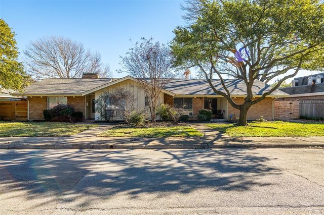 $786,500 | 9816 Crest Meadow Drive | North Dallas