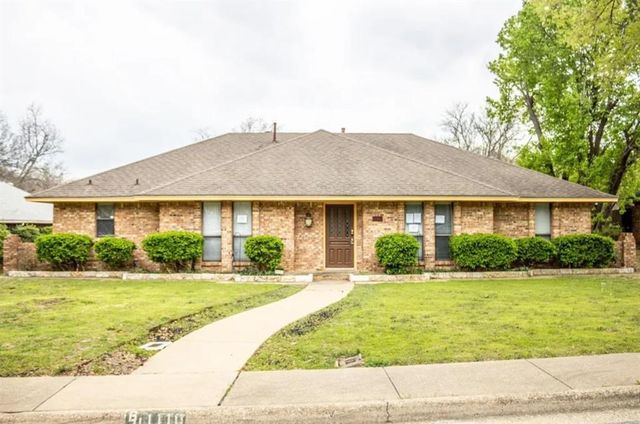 $369,900 | 1110 Fawn Ridge Drive | Greenbriar Estates