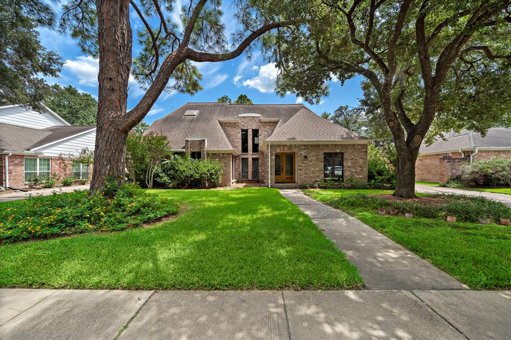 front view of house with a yard