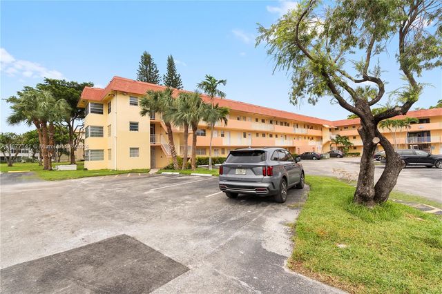 $229,000 | 1540 Northeast 191st Street, Unit 345 | Ojus