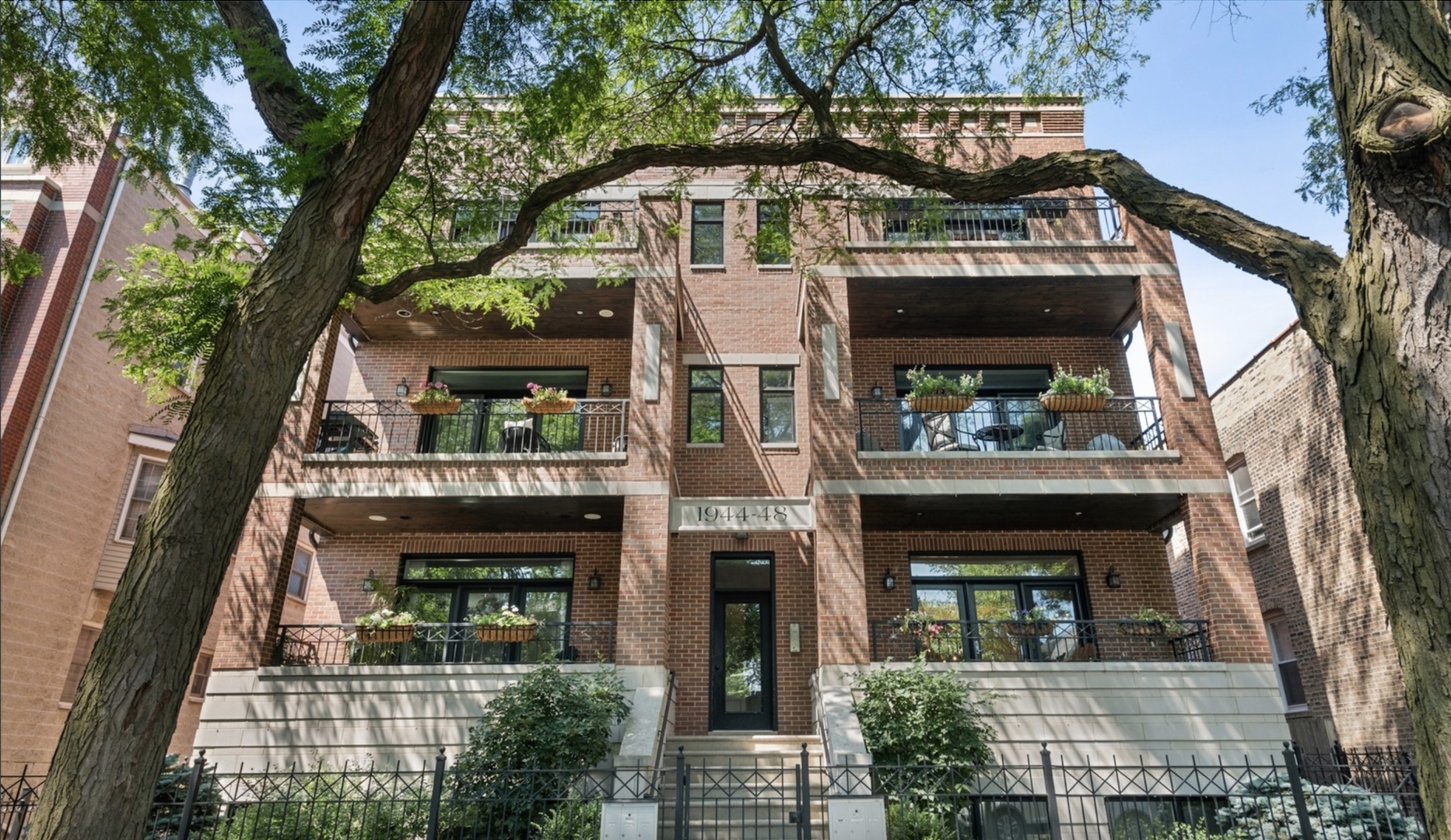 2941 North Damen Avenue, Unit 2, Chicago, IL 60618