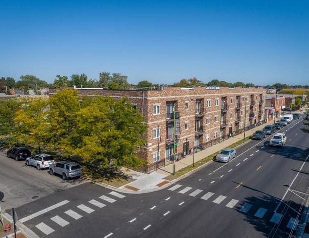 $1,900 | 6112 West Diversey Avenue, Unit G1 | Belmont Central