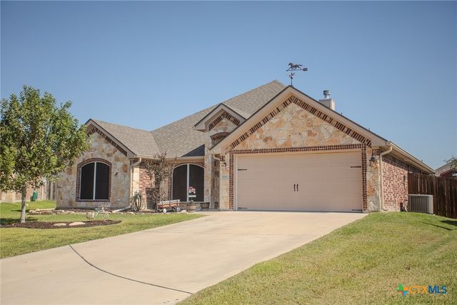 $374,900 | 2911 Kyndal Drive | The Plains at Riverside