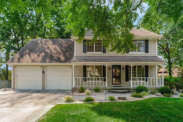 $399,900 | 1408 Southwest Rock Creek Drive | Stonecreek