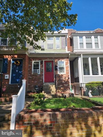 $1,750 | 425 South Sycamore Street | Union Park Gardens