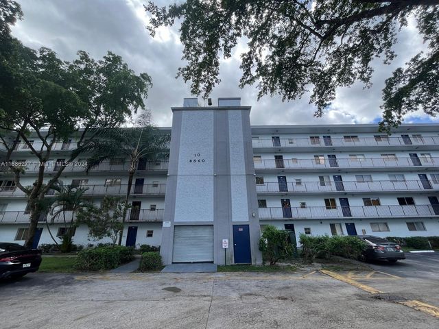 $2,150 | 8560 Sherman Circle North, Unit 305 | Lakeshore at University Park