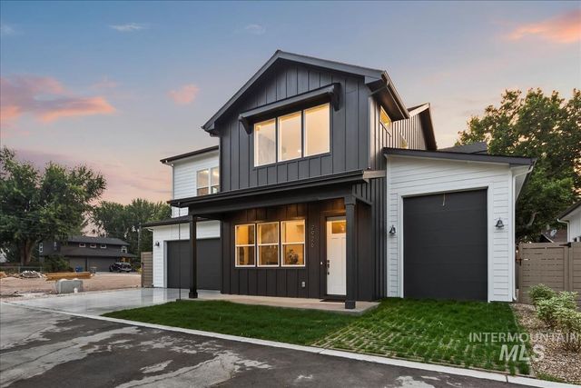 $869,900 | 2926 West Neff Street | Sunset