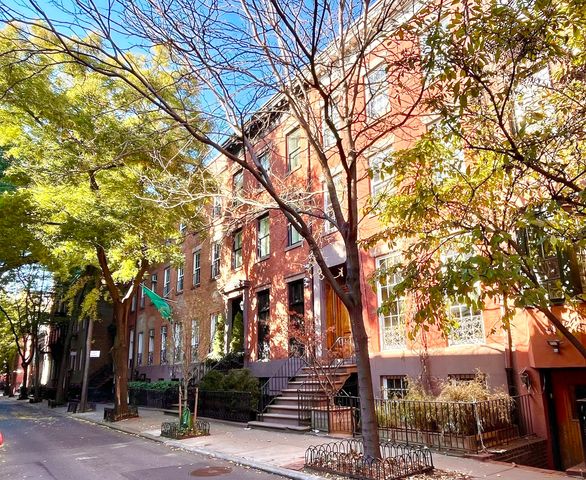 $4,550 | 52 Barrow Street, Unit 5B | West Village