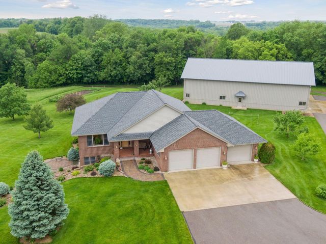 $1,250,000 | 25004 361st Avenue | Jessenland Township - Sibley County