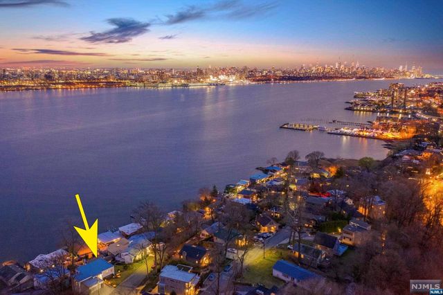 $1,350,000 | 22 Shore Road | Edgewater