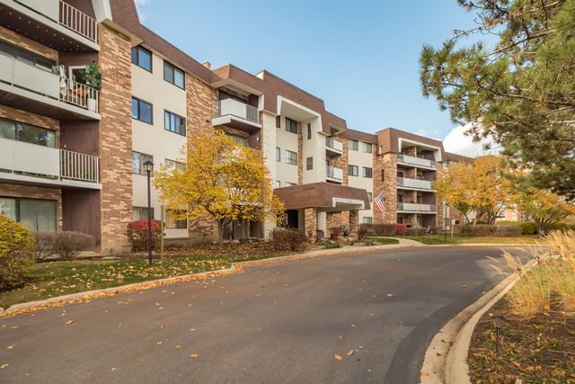 $180,000 | 3300 North Carriageway Drive, Unit 102 | Arlington Heights