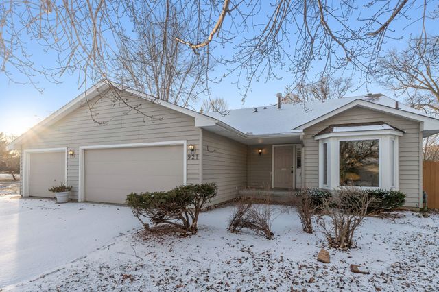 $524,900 | 921 Curry Trail | Eagan