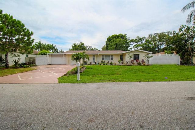 $8,000 | 2232 Pine Terrace | South Sarasota